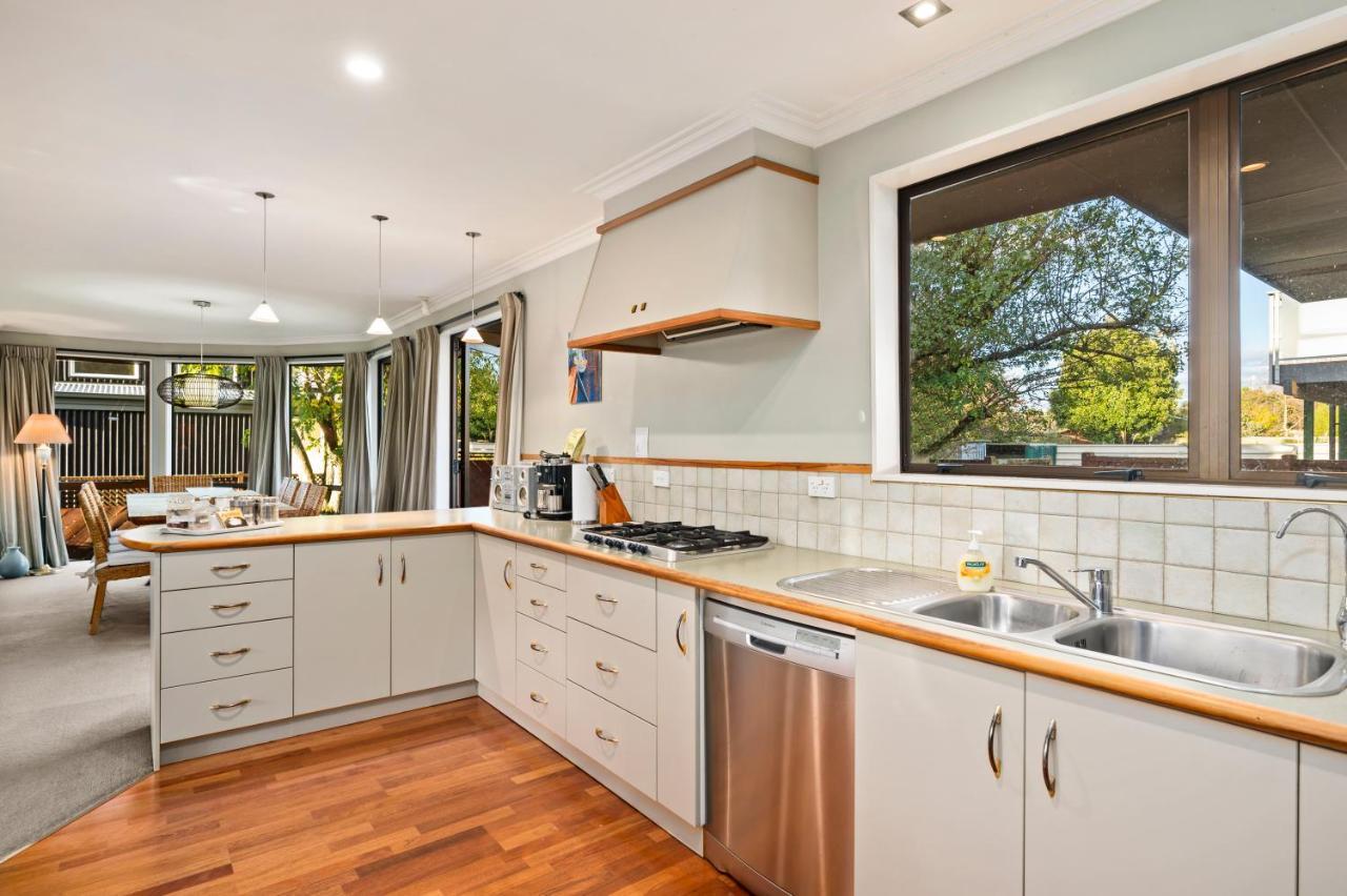Taupo Escape - Rainbow Point Holiday Home Zewnętrze zdjęcie